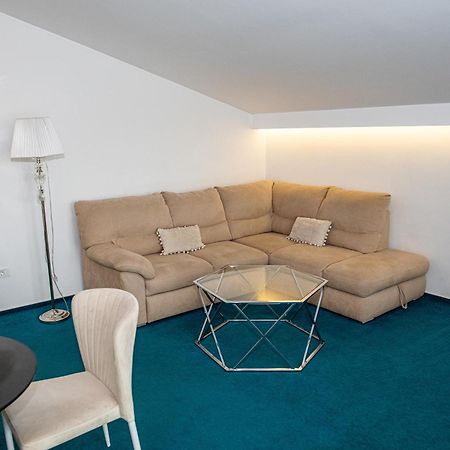 Complex Noblesse Hotel Vászló Kültér fotó
