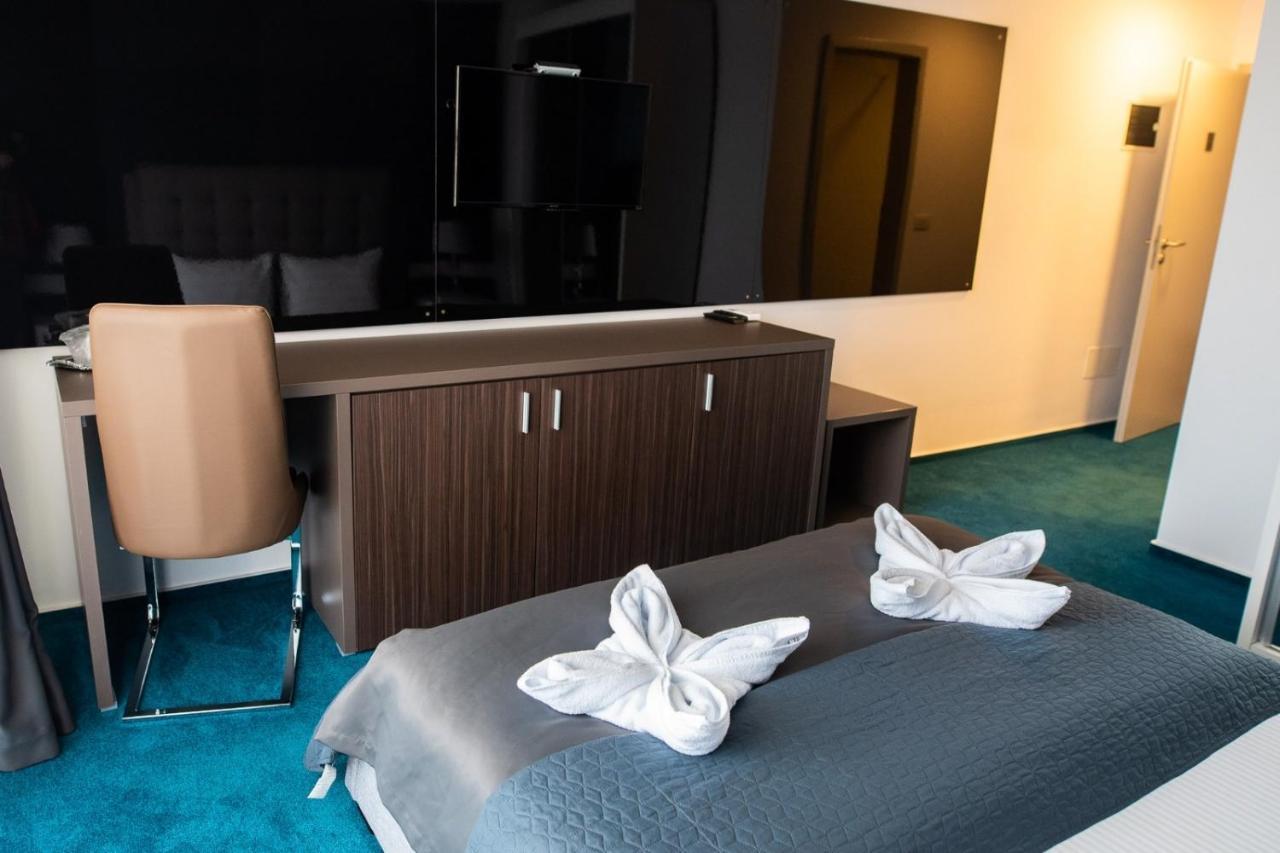 Complex Noblesse Hotel Vászló Kültér fotó