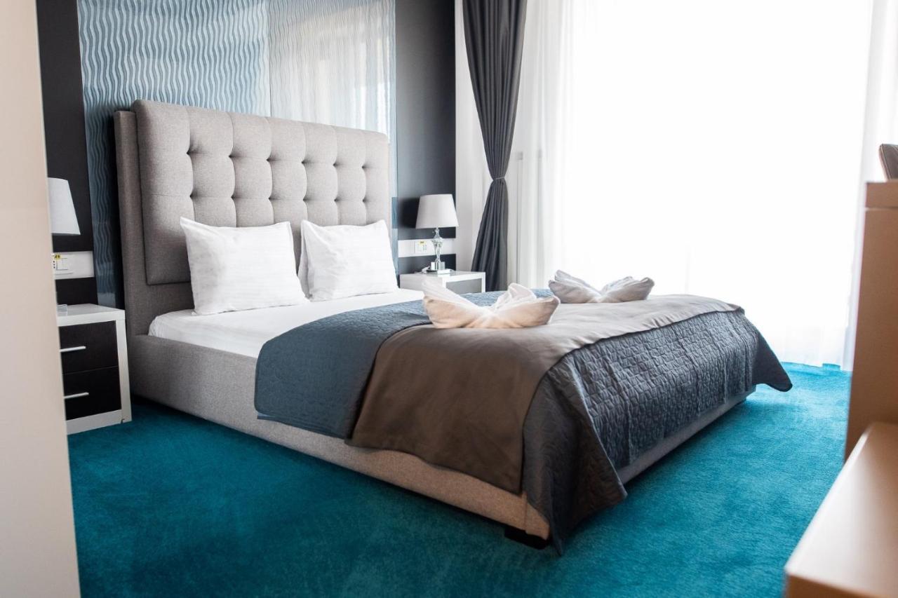 Complex Noblesse Hotel Vászló Kültér fotó