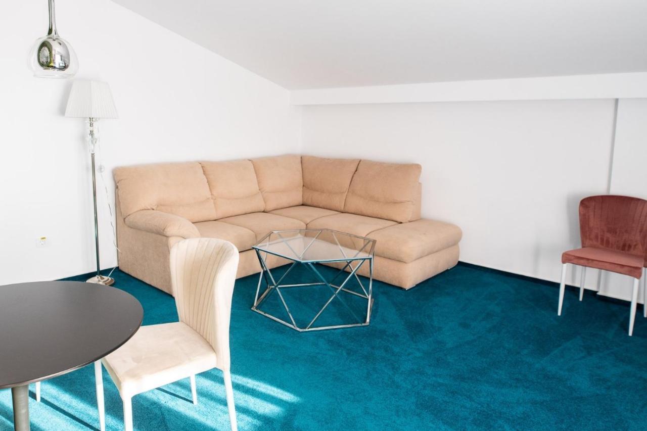 Complex Noblesse Hotel Vászló Kültér fotó