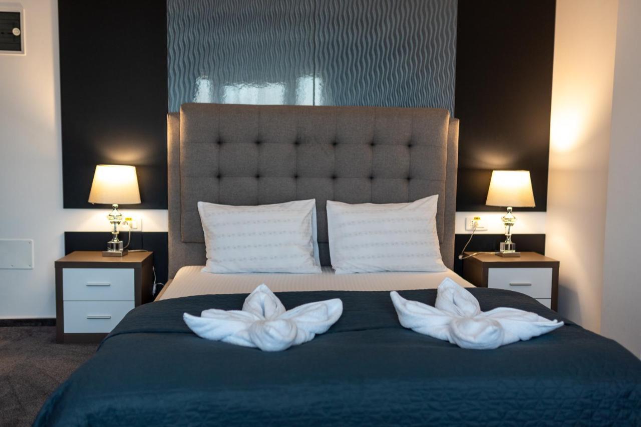 Complex Noblesse Hotel Vászló Kültér fotó