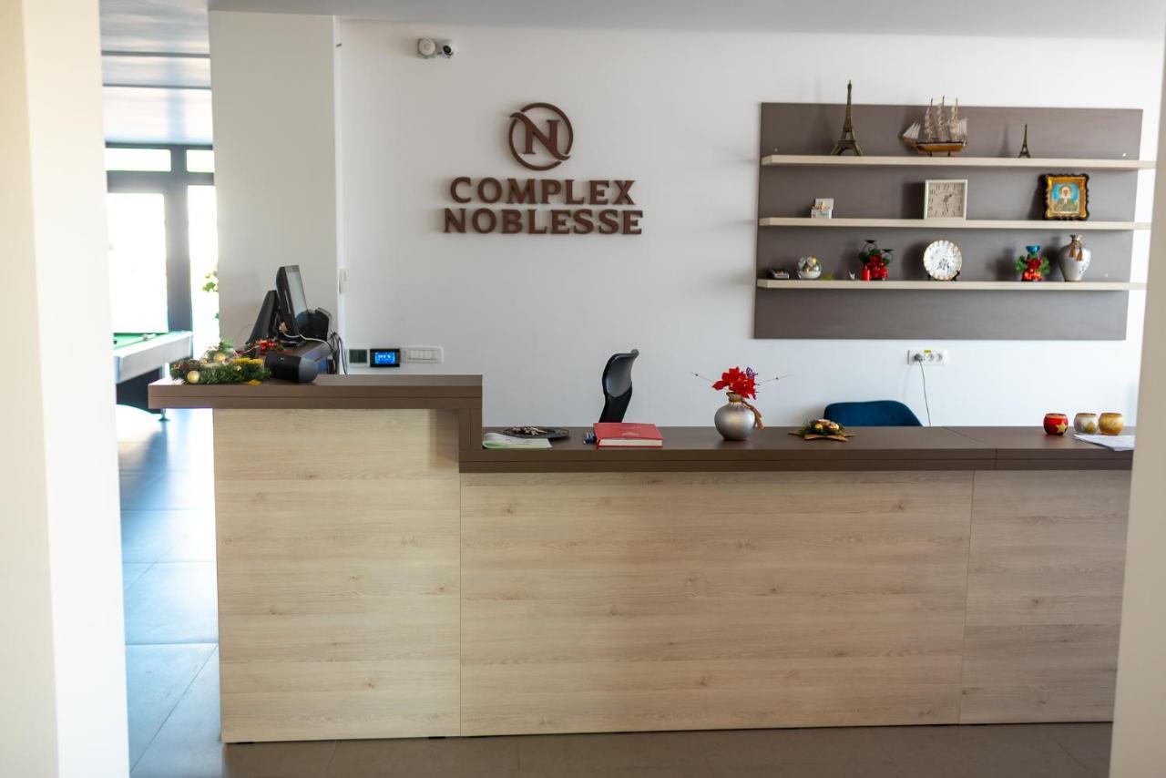 Complex Noblesse Hotel Vászló Kültér fotó