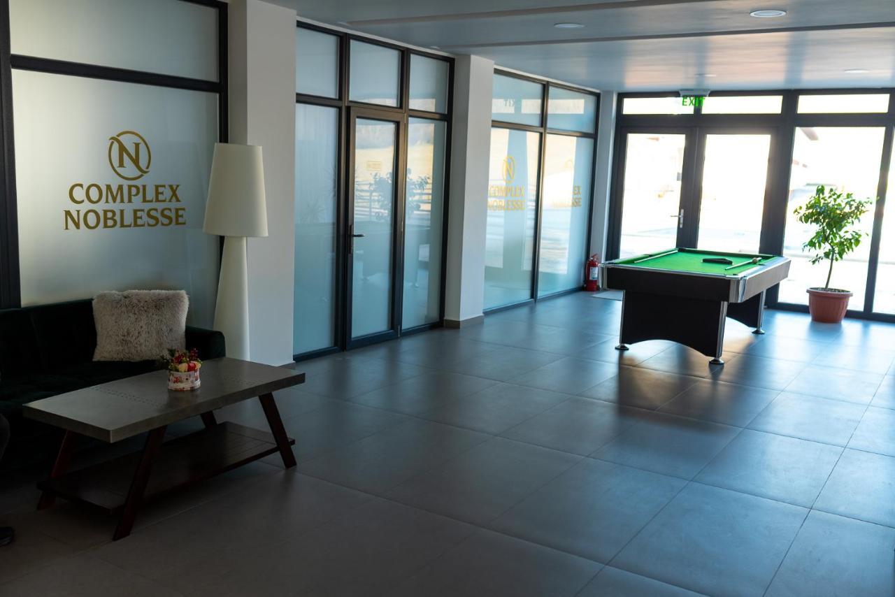 Complex Noblesse Hotel Vászló Kültér fotó