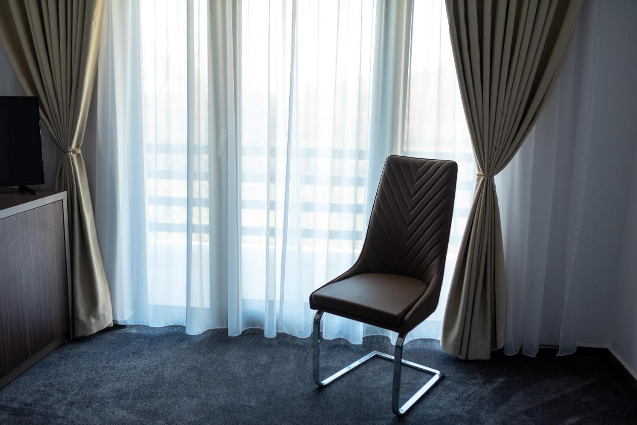 Complex Noblesse Hotel Vászló Kültér fotó